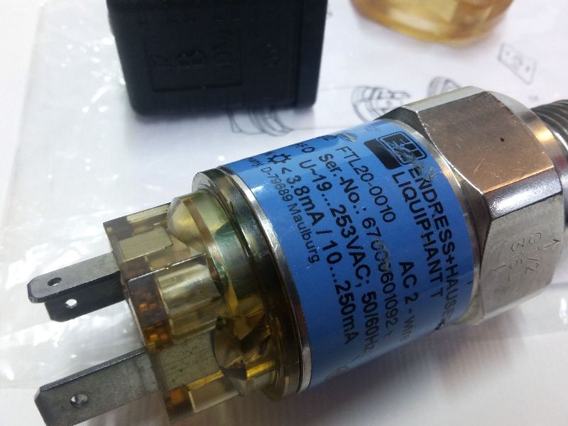 Endress-Hauser FTL20-0010 Switch 19 - 253 VAC 1/2” AC 2-wire