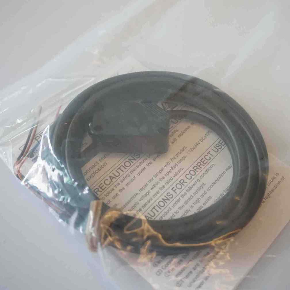 Фотоэлектрический переключатель E3Z-LS83