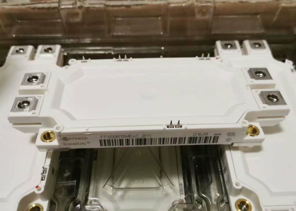 IGBT FF600R12ME4