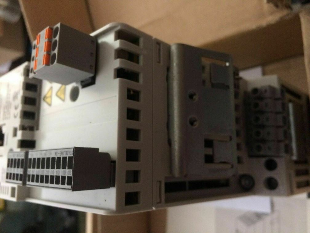 Lenze E84AVSCE3712SXO